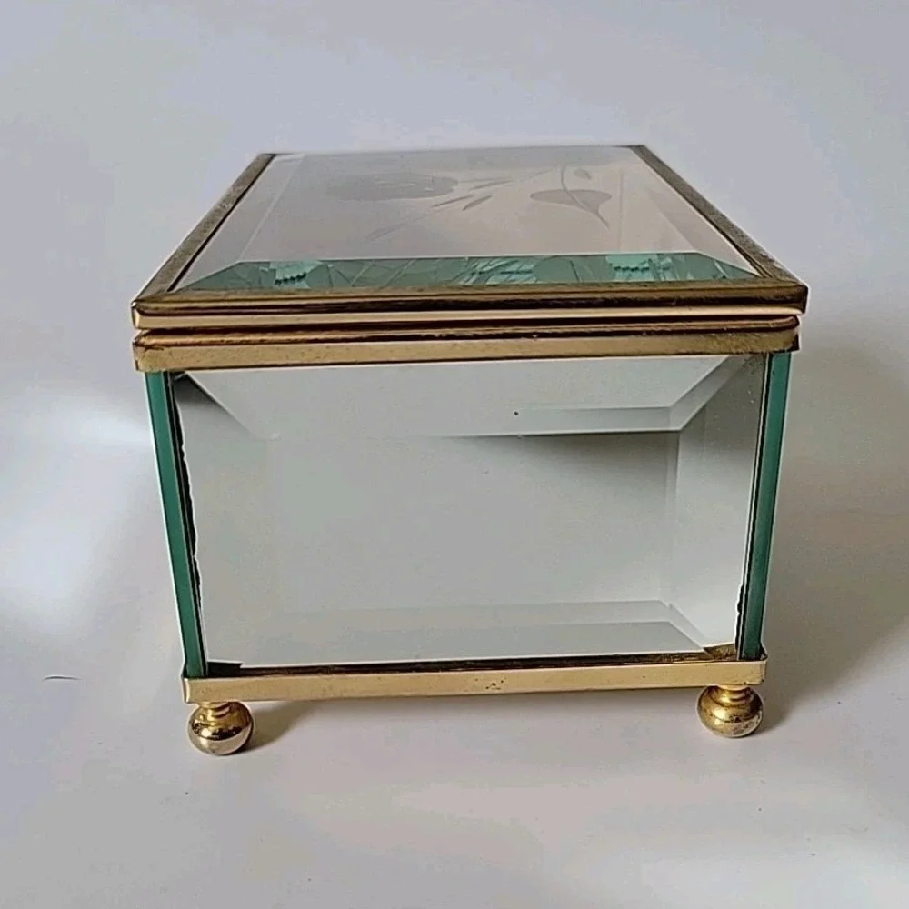 Vintage Beveled Mirrored Glass Brass Trim Trinket Jewelry‎ Box Etched Floral Lid
